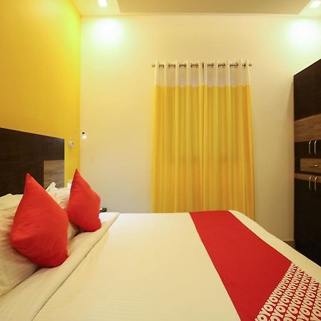 Oyo 10152 Rail View Residency Hotell Alappuzha Eksteriør bilde