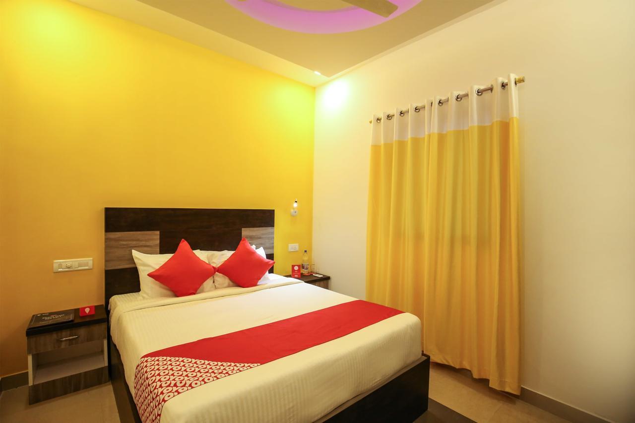 Oyo 10152 Rail View Residency Hotell Alappuzha Eksteriør bilde