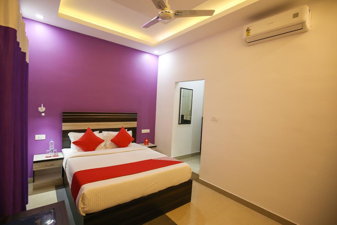 Oyo 10152 Rail View Residency Hotell Alappuzha Eksteriør bilde