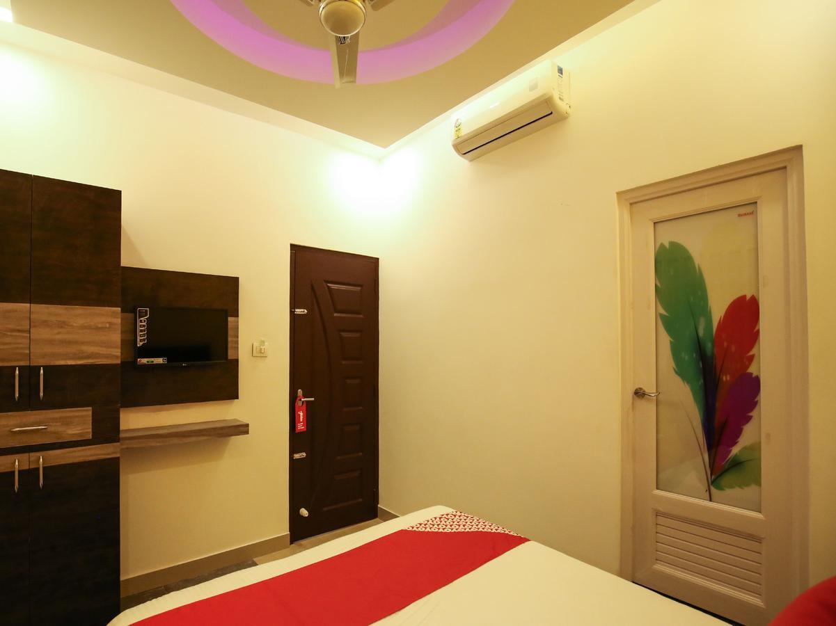 Oyo 10152 Rail View Residency Hotell Alappuzha Eksteriør bilde