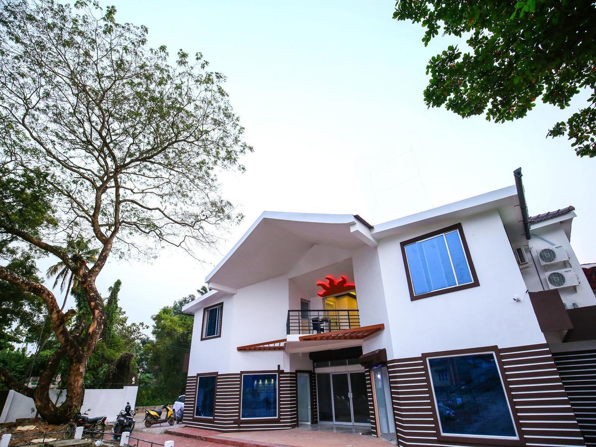 Oyo 10152 Rail View Residency Hotell Alappuzha Eksteriør bilde