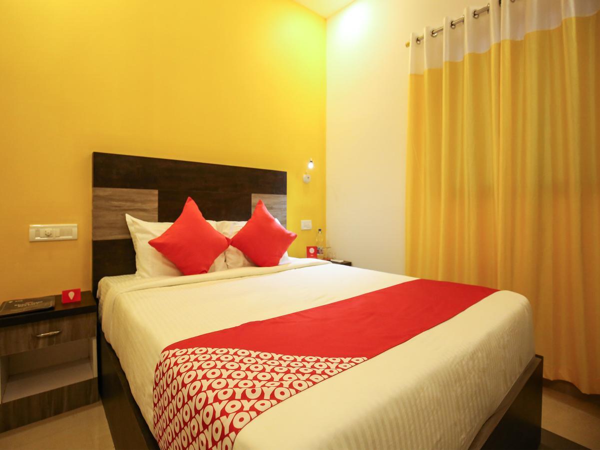 Oyo 10152 Rail View Residency Hotell Alappuzha Eksteriør bilde