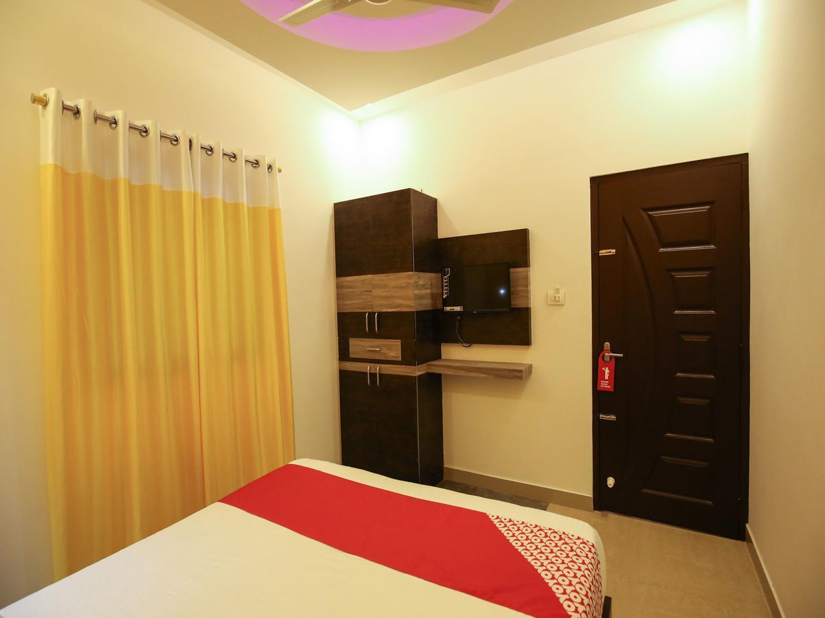 Oyo 10152 Rail View Residency Hotell Alappuzha Eksteriør bilde